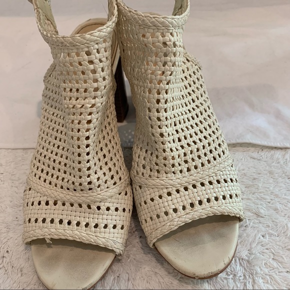 Sam Edelman Ivory heel sandal size 8, basket weave leather upper. Chunky heel - Picture 4 of 11